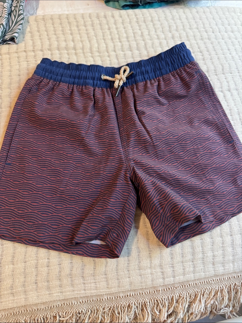 Fair Harbor BOYS Navy & Burgundy Wave-Print Swim Trunks